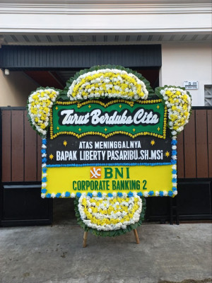 Papan Bunga Duka di Sambeng