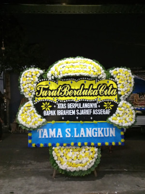 Papan Bunga Duka di Sambeng